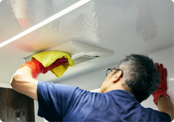 水分をしっかりふき取って、浴室を乾燥させる